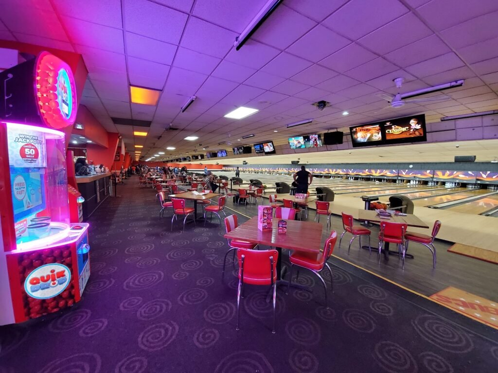 Bowlero Savannah